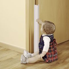 Reer Adjustable Finger Protection for Doors (7060) protects baby fingers from getting trapped by a door hinge