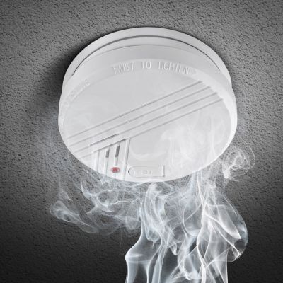Reer Smoke Alarm (8011) is CE approved, easy to install reliable early warning system in case of fire